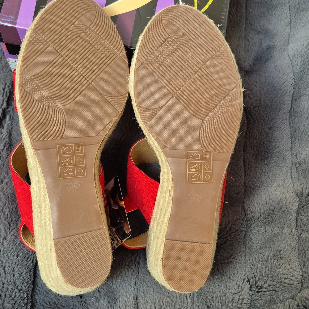 Taxi Lucy Red Wedge Size 38 Espadrilles with Jute Sole From Taxi, New With Tags - Picture 12 of 14